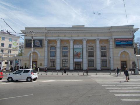 Кинотеатр "Спартак", досоветская история помнит его под именем "Ампир"