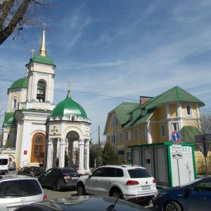 Воскресенский храм, а у входа общественный туалет (я ведь уже говорил, что Воронеж - город контрастов)