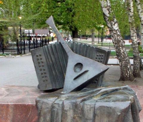 Воронеж: это не памятник балалайке и баяну