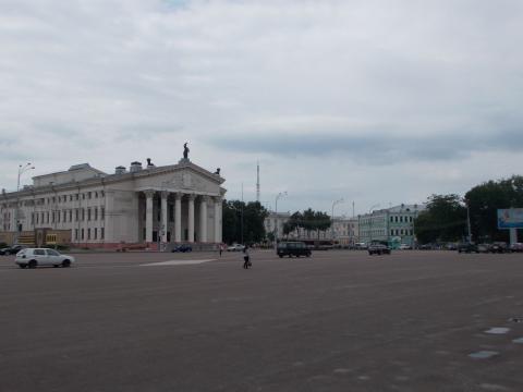 Площадь Ленина и Гомельский областной драматический театр на ней