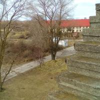 На высоте пятого этажа без перил и рамок уже не так комфортно