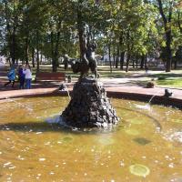 Фонтан "Мальчик с лебедем" в Александровском сквере Фонтан "Мальчик с лебедем" в Александровском сквере