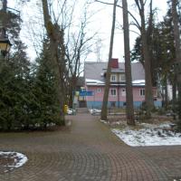 Это розовое здание и есть "Золотая бухта" Это розовое здание и есть "Золотая бухта"