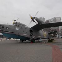 Гидросамолёт Бе-12 также рад принять гостей