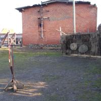 Вот вам лук, а справа мишени