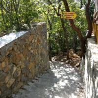 Лестница хоть и длинная, но удобная