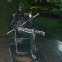 Всего за год памятник Михаилу Пуговкину оставили с носом...