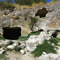 Пещерные дома в Чуфут-Кале