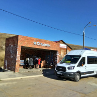 Маршрутка «Ольхон — Иркутск» в ожидании переправы