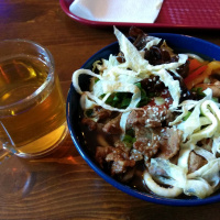 Рамэн со свининой и зелёный чай — два друга голодного туриста