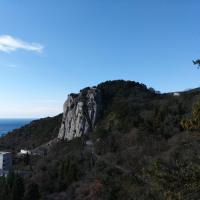 Рядом гора, но тропа её успешно огибает