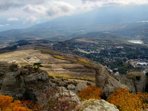 Село Лучистое при взгляде с Солнечной поляны