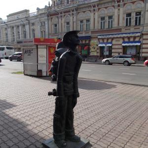 Памятник туристу (на улице Маркса)