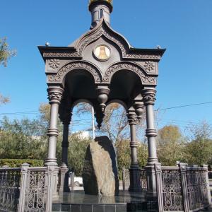 Часовня-памятник на месте разрешенного собора