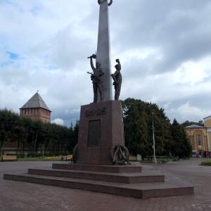 Памятник воинам, защитникам и освободителям Смоленска