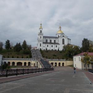 Успенский кафедральный собор с Пушкинского моста