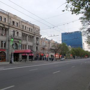 Далее по проспекту Революции