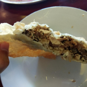 Куриный чебурек изнутри Куриный чебурек изнутри